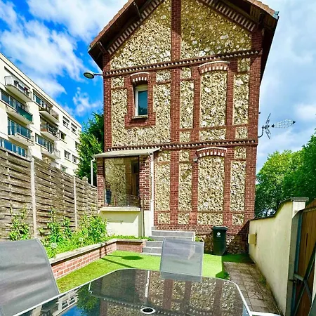 Hébergement de vacances La Coloc' Docks T6 4 Bathrooms Garden